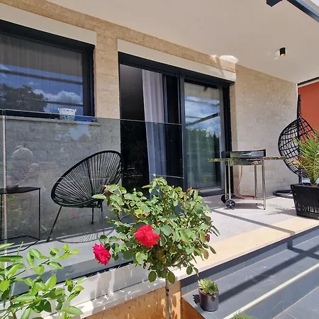 Apartman Alessandra D'or *